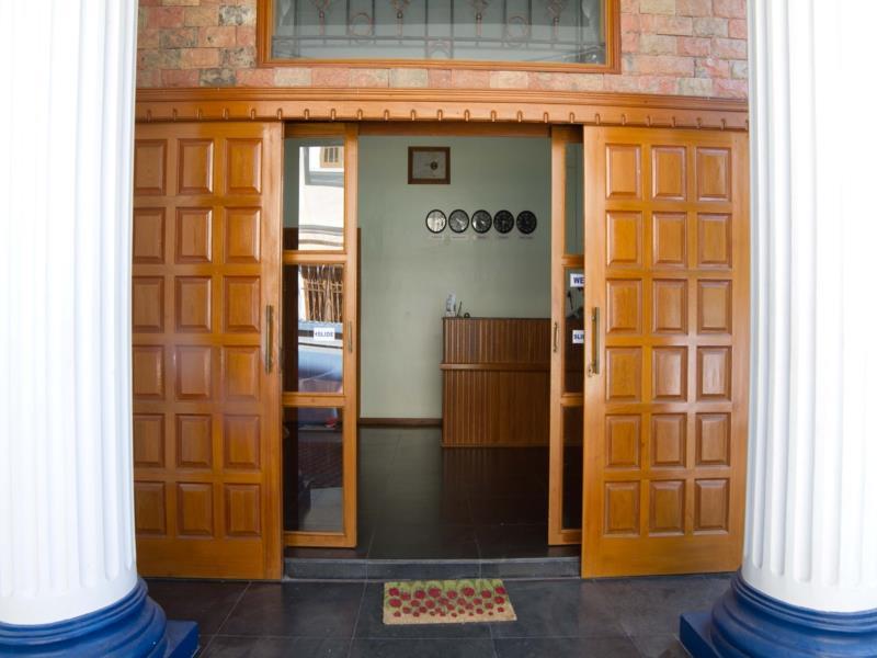 Majesty Hotel Yangon Exterior photo